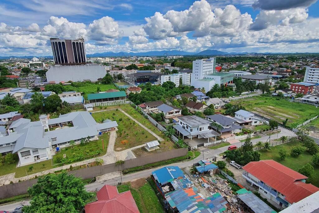 Kozi Square New Sgh Cozy Home Lv5B Kuching Buitenkant foto