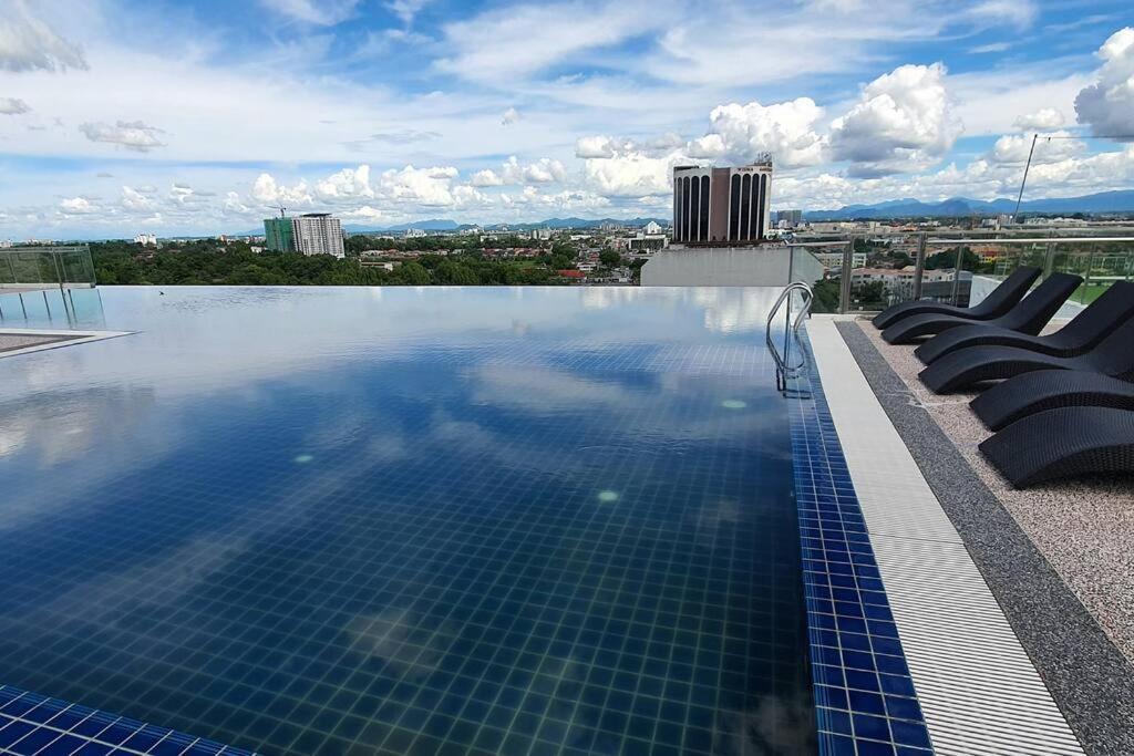 Kozi Square New Sgh Cozy Home Lv5B Kuching Buitenkant foto